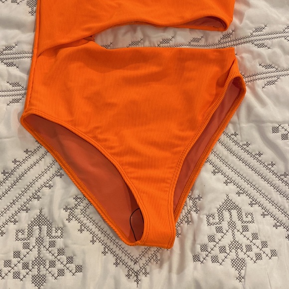 NWT Beach Riot Celine One Piece in Oriole Orange - Picture 6 of 11